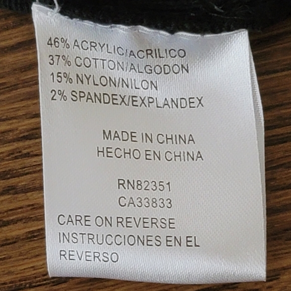 Shu Shu Turtleneck Zip Up Black Sweater. Size XL - Picture 5 of 6